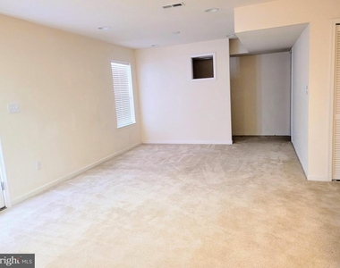 628 Rigel Way - Photo Thumbnail 16