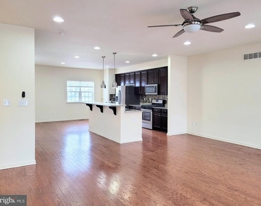 628 Rigel Way - Photo Thumbnail 2