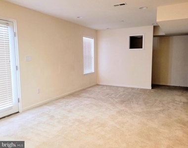 628 Rigel Way - Photo Thumbnail 17