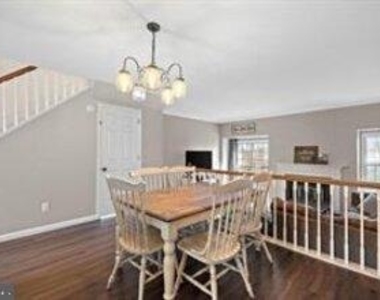 821 Stockbridge - Photo Thumbnail 7