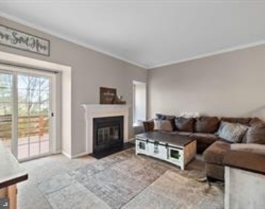 821 Stockbridge - Photo Thumbnail 2