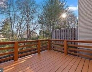 821 Stockbridge - Photo Thumbnail 19