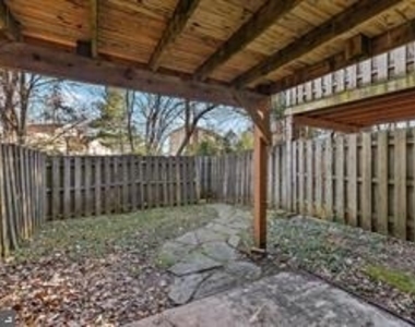 821 Stockbridge - Photo Thumbnail 20