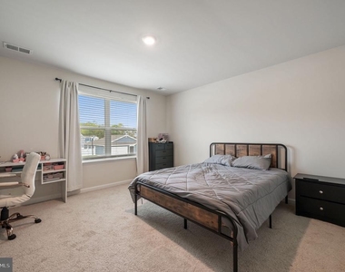 31 New England Drive - Photo Thumbnail 8