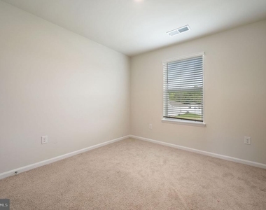 31 New England Drive - Photo Thumbnail 13