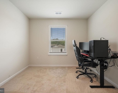 31 New England Drive - Photo Thumbnail 14