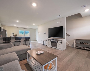 31 New England Drive - Photo Thumbnail 3