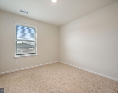 31 New England Drive - Photo Thumbnail 11