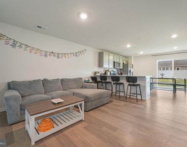 31 New England Drive - Photo Thumbnail 1