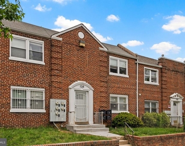 1716 Capitol Avenue Ne - Photo Thumbnail 24