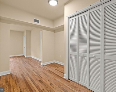 1716 Capitol Avenue Ne - Photo Thumbnail 12
