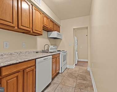 1716 Capitol Avenue Ne - Photo Thumbnail 8