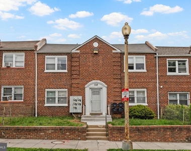 1716 Capitol Avenue Ne - Photo Thumbnail 22