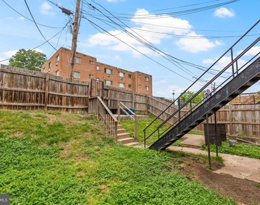 1716 Capitol Avenue Ne - Photo Thumbnail 21
