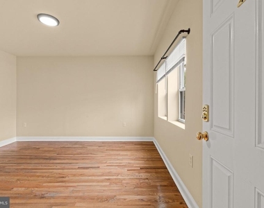 1716 Capitol Avenue Ne - Photo Thumbnail 2