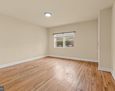 1716 Capitol Avenue Ne - Photo Thumbnail 4