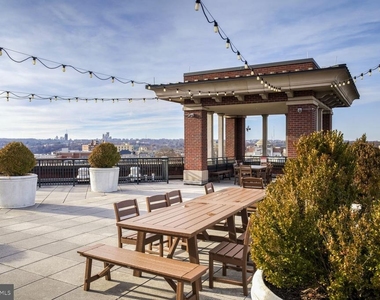 1390 Kenyon Street Nw - Photo Thumbnail 12