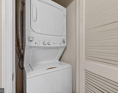 1390 Kenyon Street Nw - Photo Thumbnail 7