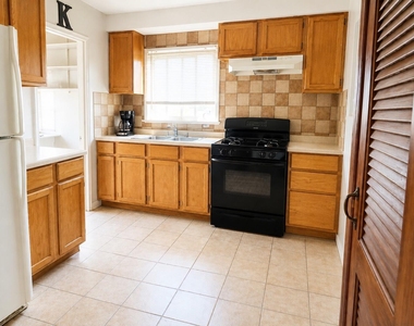 27392 Osmun Street - Photo Thumbnail 6
