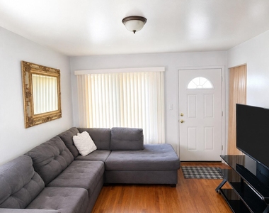 27392 Osmun Street - Photo Thumbnail 4