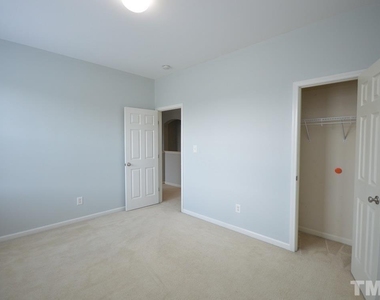 1507 Hinchliff Court - Photo Thumbnail 17