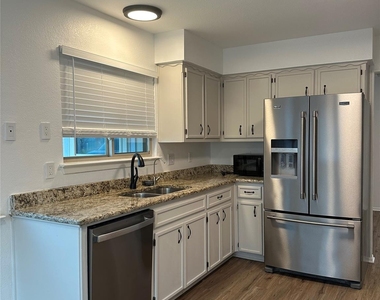 7621 Scenic Brook Dr - Photo Thumbnail 1