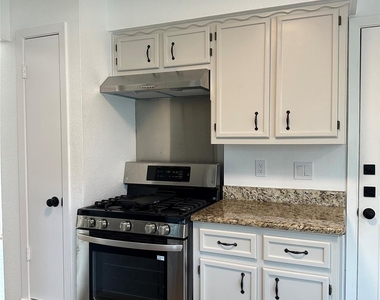 7621 Scenic Brook Dr - Photo Thumbnail 9