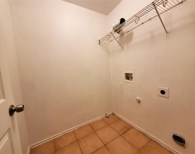 17909 Maxa Dr - Photo Thumbnail 15