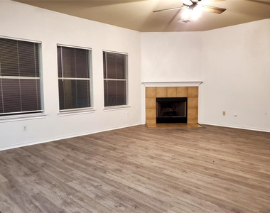17909 Maxa Dr - Photo Thumbnail 3