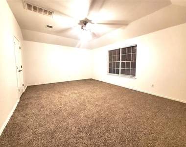 17909 Maxa Dr - Photo Thumbnail 16
