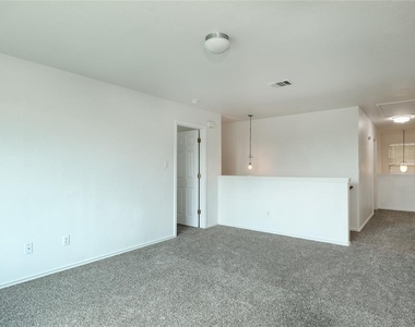 17909 Maxa Dr - Photo Thumbnail 10