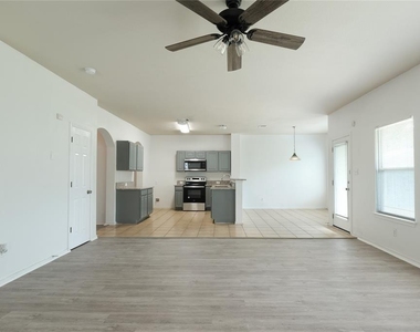 17909 Maxa Dr - Photo Thumbnail 4
