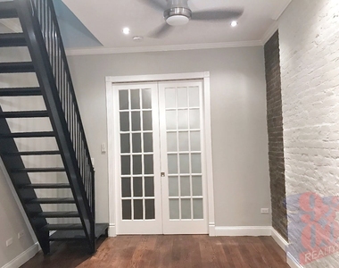 Avenue B, Unit 5d - Photo Thumbnail 1