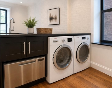 Avenue B, Unit 5d - Photo Thumbnail 3