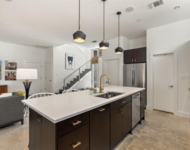 2105 Goodrich Ave - Photo Thumbnail 6