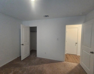 2306 Tornado Aly - Photo Thumbnail 7