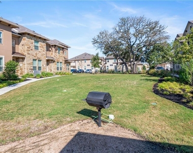 13800 Lyndhurst St - Photo Thumbnail 37