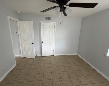 401 Branch St - Photo Thumbnail 11