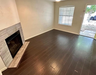 1429 Hyridge Cir - Photo Thumbnail 2