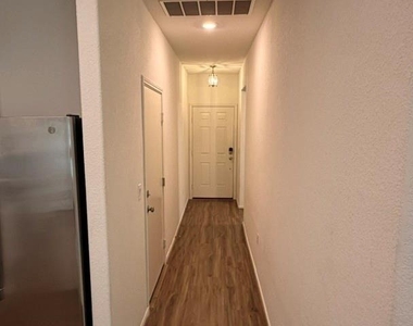 6917 Colorado Bluffs Rd - Photo Thumbnail 9