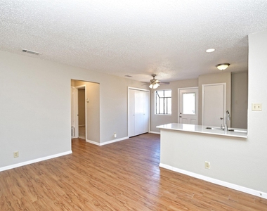 301 Algerita Dr - Photo Thumbnail 3