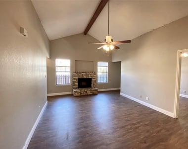 1013 Hyridge St - Photo Thumbnail 1