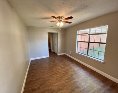 1013 Hyridge St - Photo Thumbnail 8
