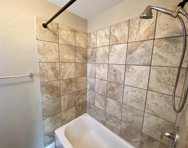 1013 Hyridge St - Photo Thumbnail 7
