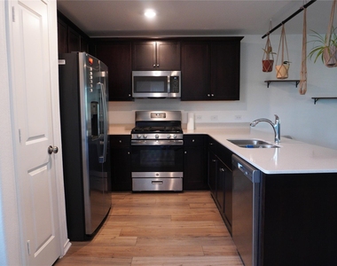 13804 Knights Branch Dr - Photo Thumbnail 2