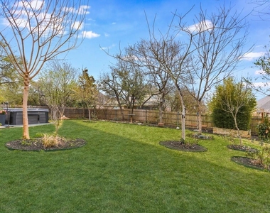 310 Glen Hollow St - Photo Thumbnail 17