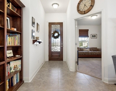 5021 Pearl Crescent Ln - Photo Thumbnail 8