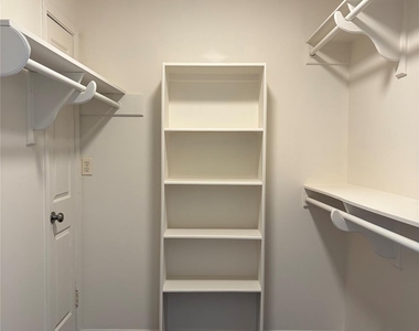 1404 Andra Ln - Photo Thumbnail 10