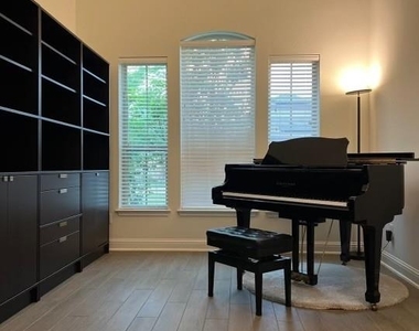 99 Maritime Way - Photo Thumbnail 1