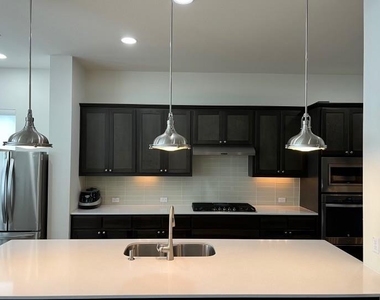 99 Maritime Way - Photo Thumbnail 3